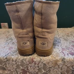 Ugg short boots